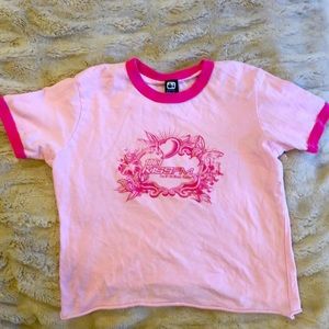 Cropped Kiss Fm y2k tee!💘💘